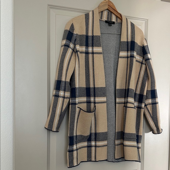 Ann Taylor Beige and Black Plaid Blazer - Picture 4 of 14